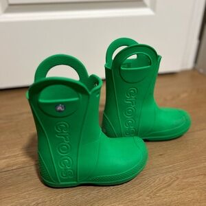 CROCS Green Rain & Snow Boots with Pull-On Style and Textured Design